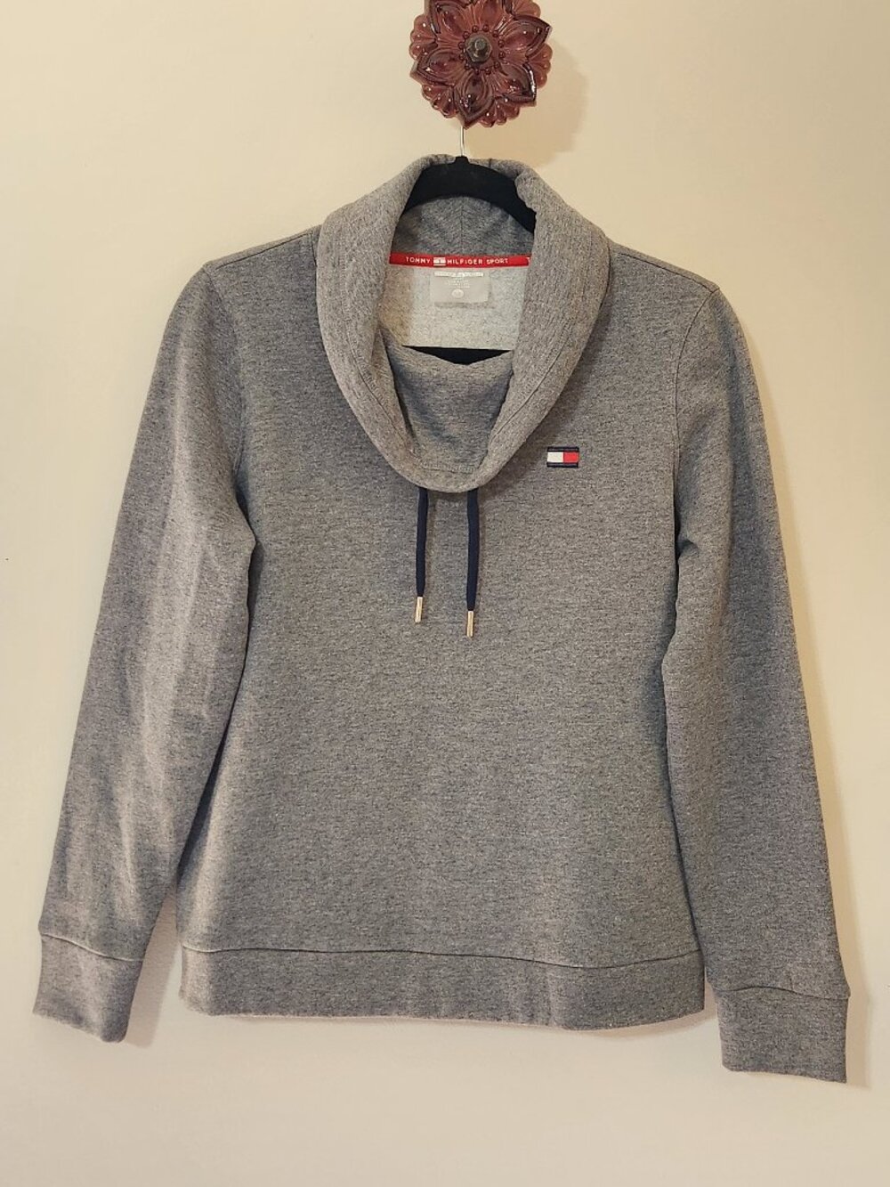 Tommy Hilfiger Sport Heather Gray Cowl Neck Pullover Sweatshirt. Size S